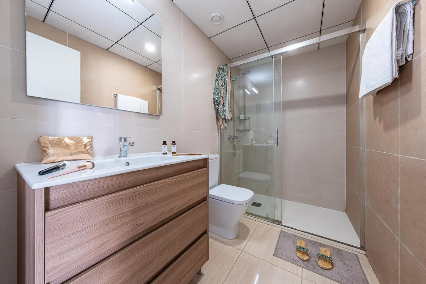 Tarragona Apartments 0*,